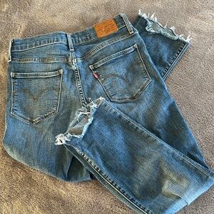 Levi Strauss 724 High Rise Straight - size 28 - distressed